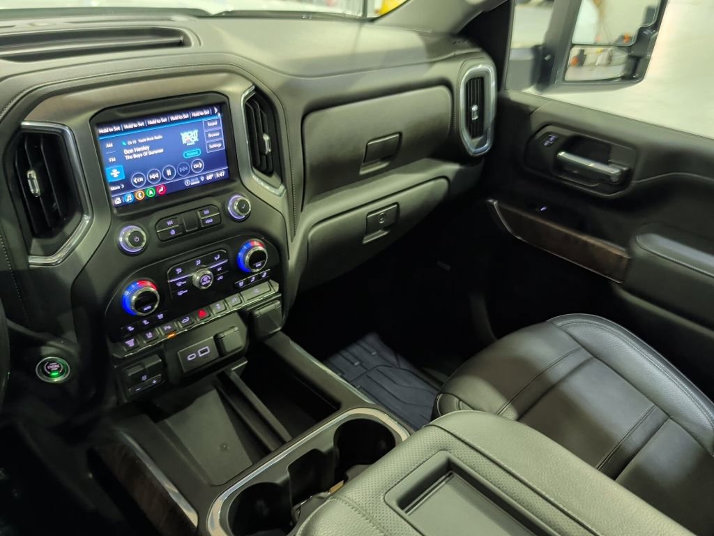 Used 2022 GMC Sierra 3500 Denali w/ Denali Ultimate Package image 19