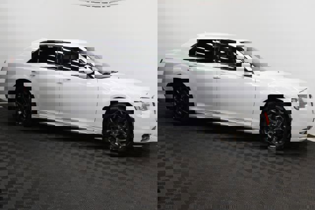 Used 2016 Chrysler 300 S image 3