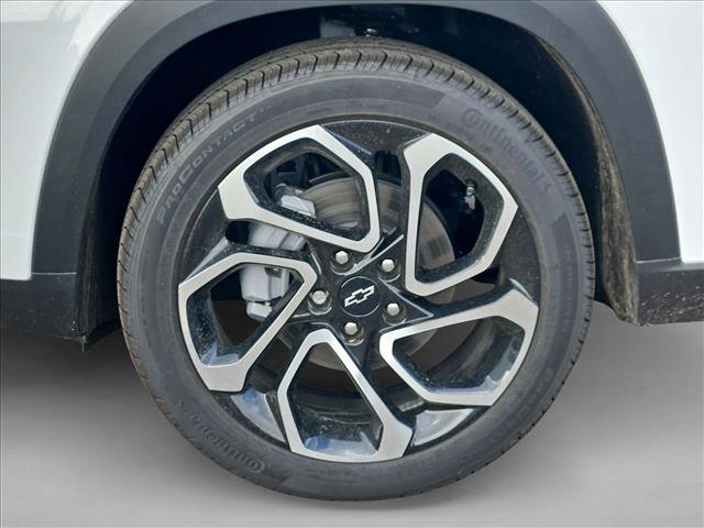 New 2026 Chevrolet Trax RS w/ Sunroof Package FWD image 10
