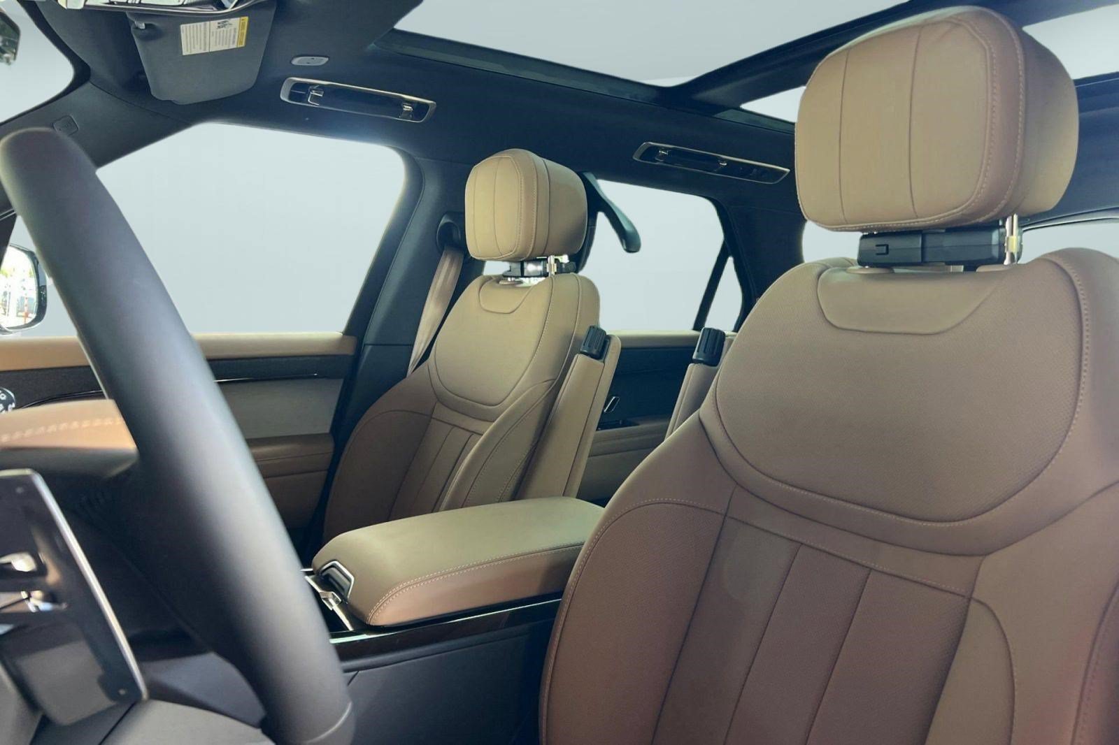 New 2026 Land Rover Range Rover Sport SE AWD/4WD image 19