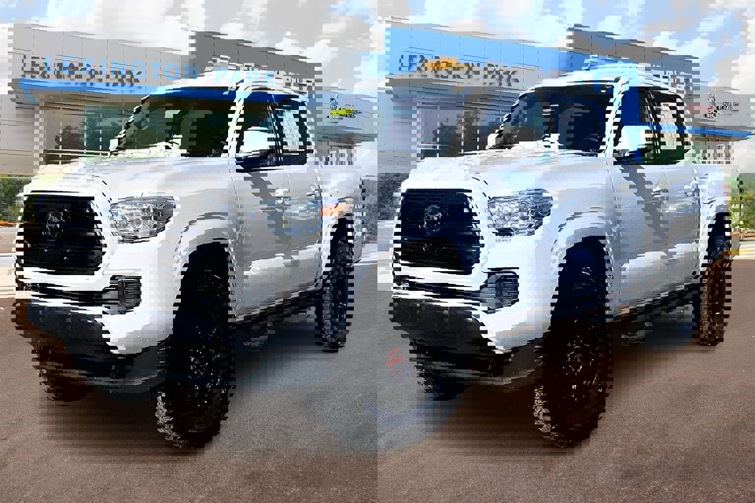 Used 2019 Toyota Tacoma SR w/ SR Convenience Package image 12