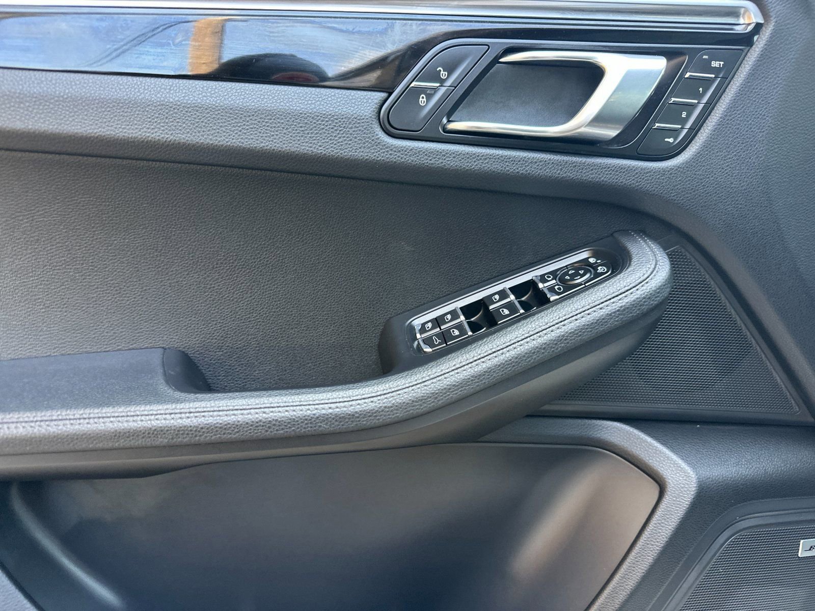 Used 2018 Porsche Macan S AWD/4WD image 11