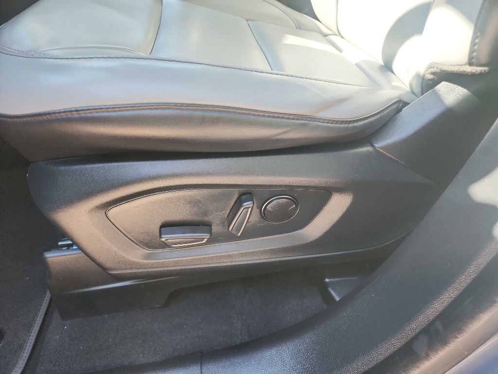 Used 2021 Ford Explorer XLT w/ Equipment Group 202A image 14