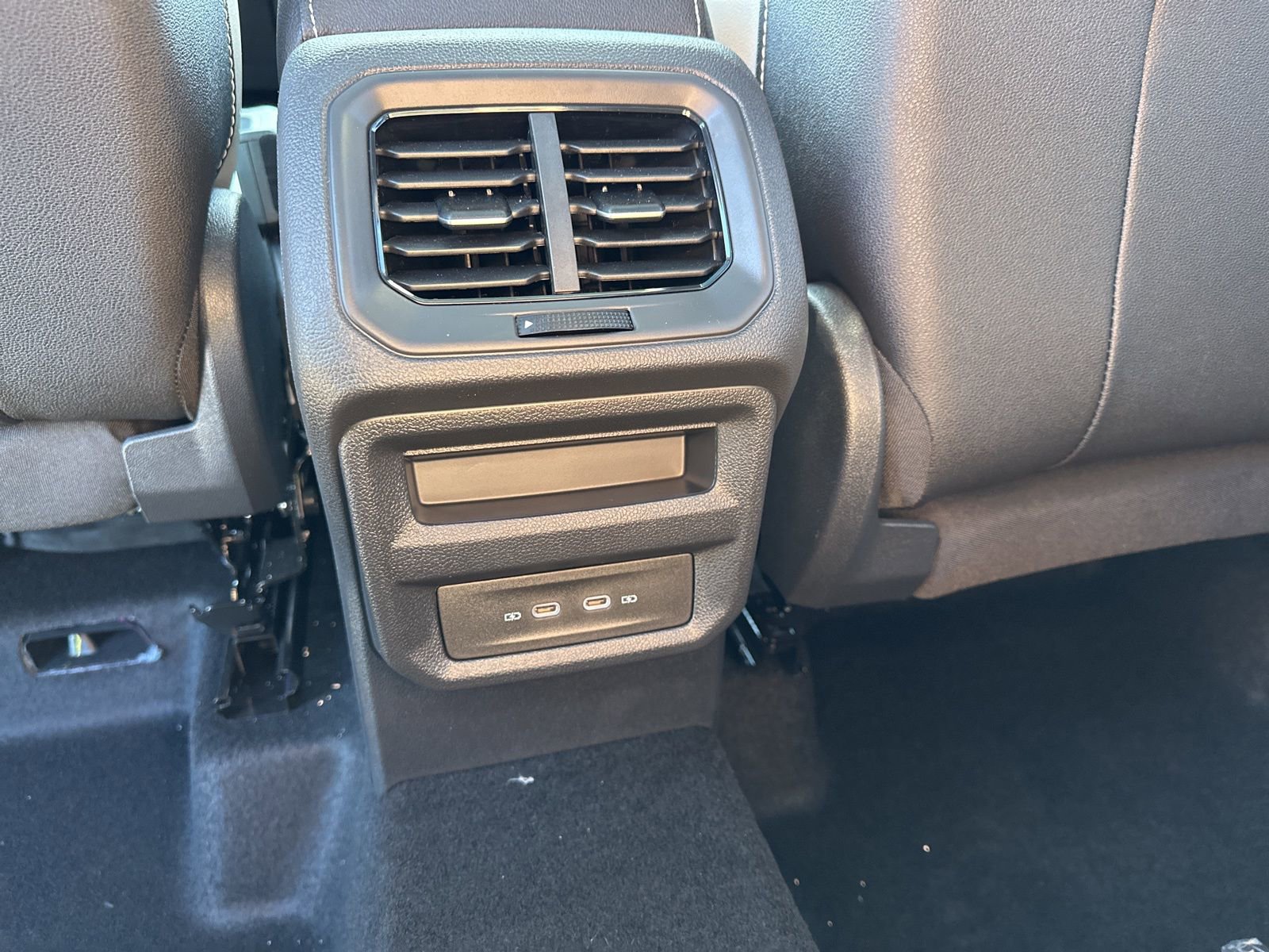 New 2026 Volkswagen Taos SE image 21