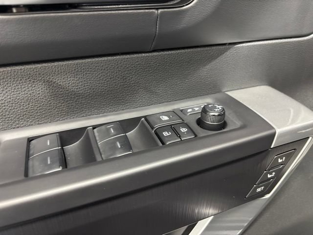 Certified 2025 Toyota Sequoia Platinum AWD/4WD image 6