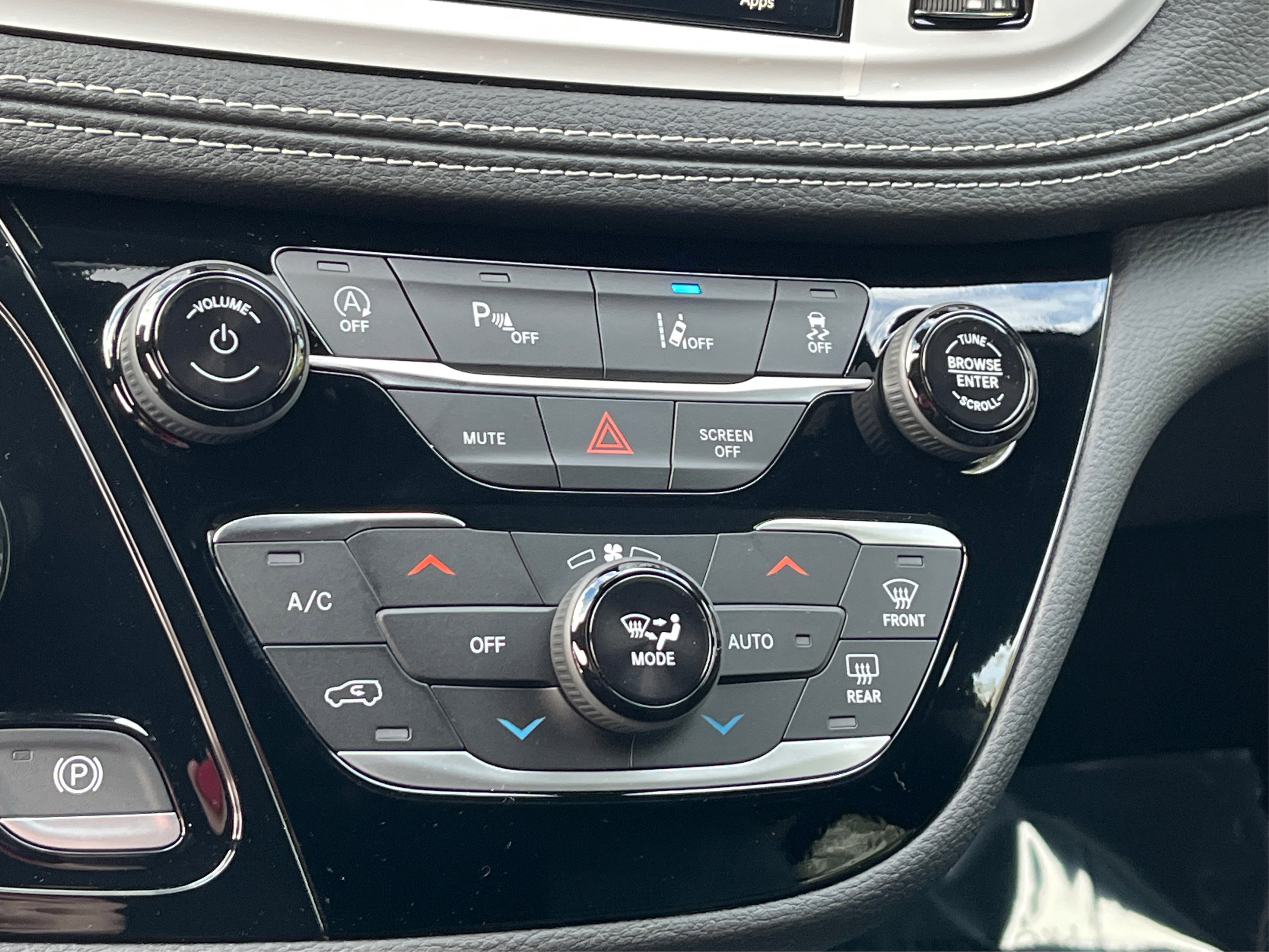 New 2026 Chrysler Pacifica Select image 40