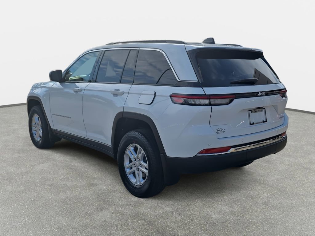 New 2025 Jeep Grand Cherokee Laredo image 7