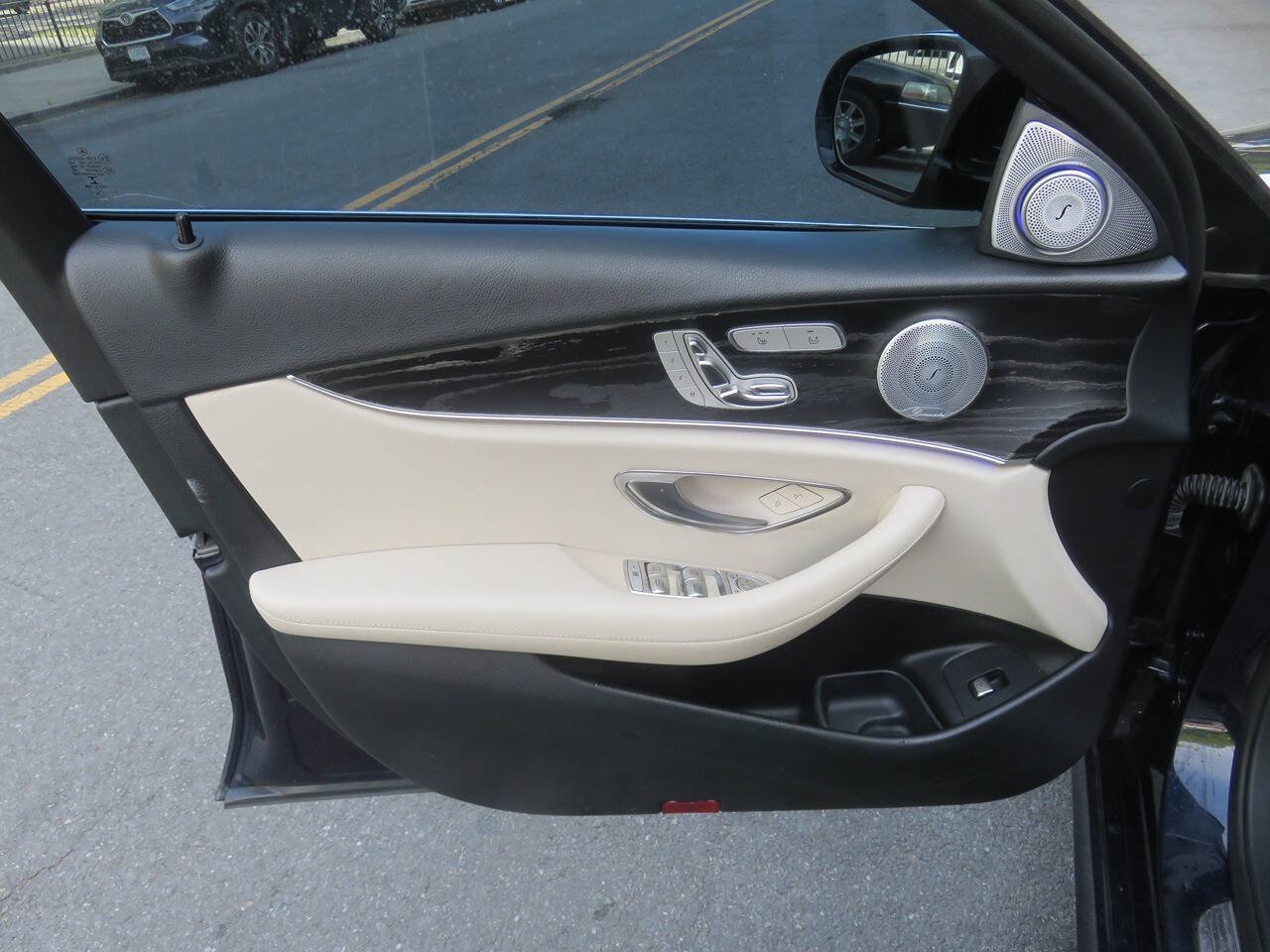 Used 2018 Mercedes-Benz E 300 4MATIC w/ Premium 1 Package image 26