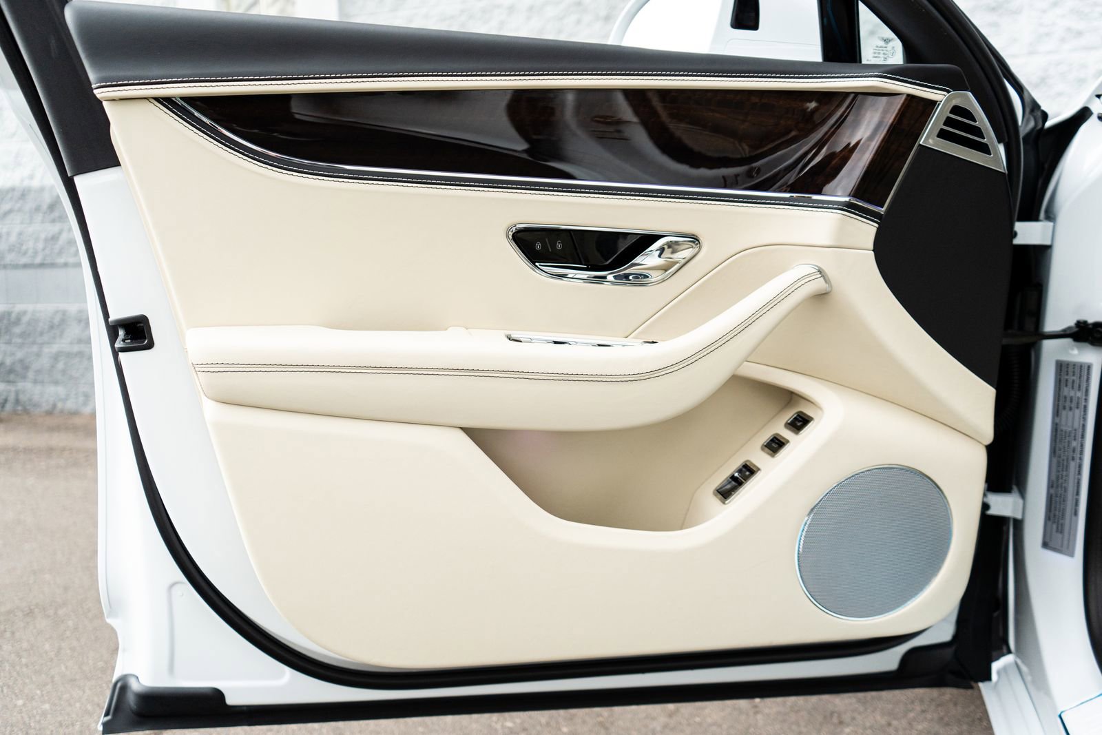 New 2026 Bentley Flying Spur Plug-In Hybrid AWD/4WD image 23