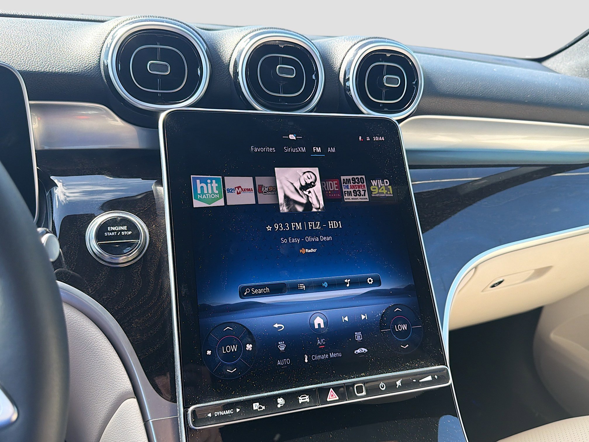 Used 2025 Mercedes-Benz GLC 350e 4MATIC image 30