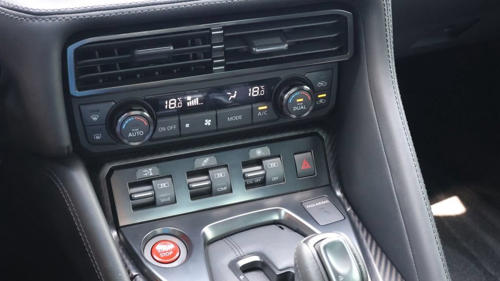 Used 2021 Nissan GT-R Premium AWD/4WD image 21