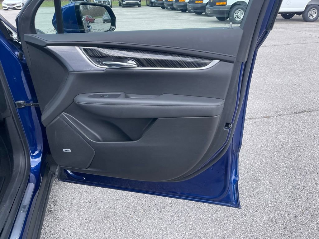 Used 2025 Cadillac XT6 Premium Luxury image 20