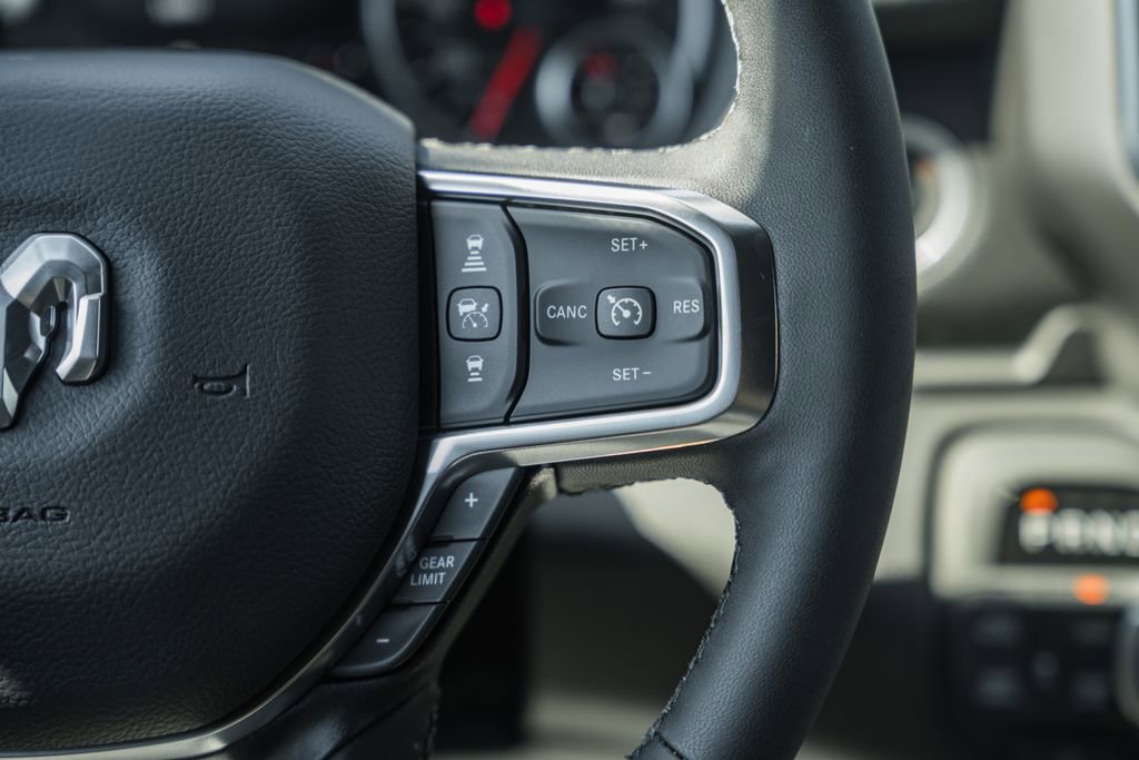 New 2026 RAM 1500 Laramie AWD/4WD image 33