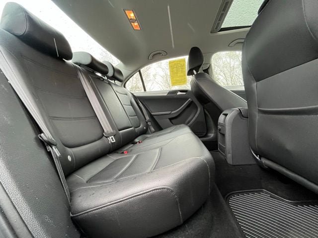 Used 2016 Volkswagen Jetta SE FWD image 20
