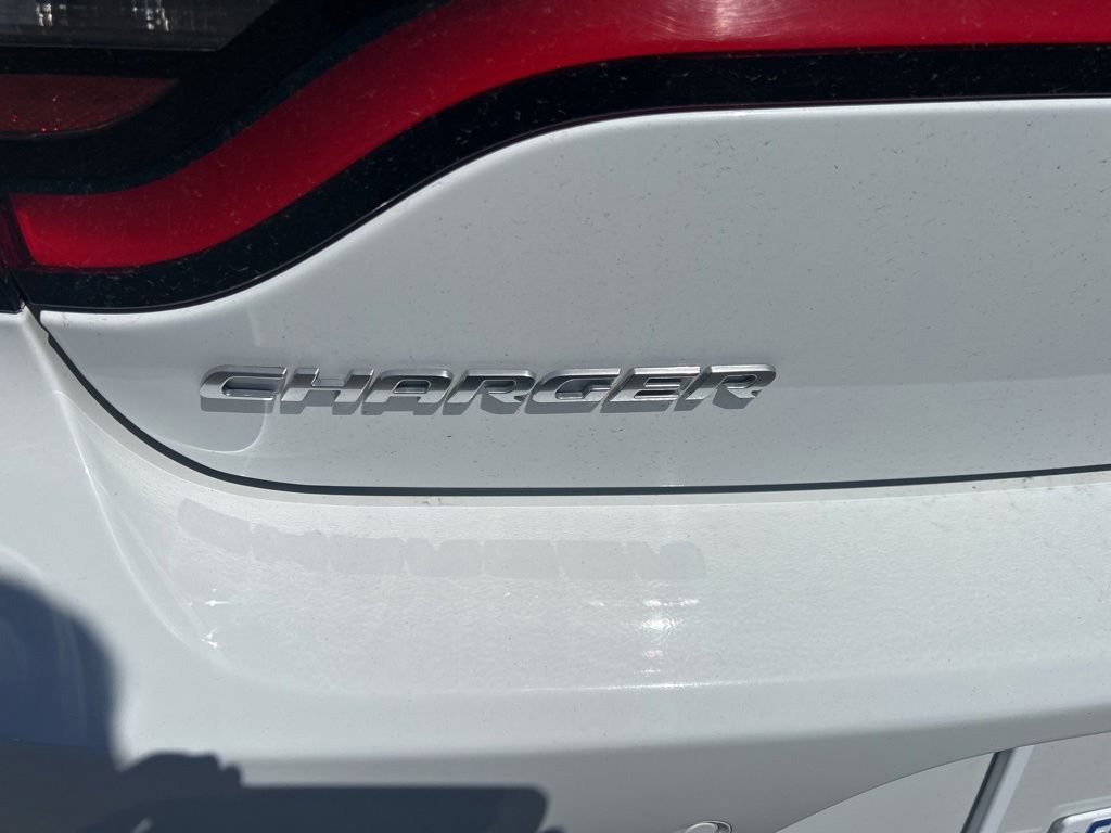 Used 2020 Dodge Charger SXT w/ Leather Interior Group RWD image 10