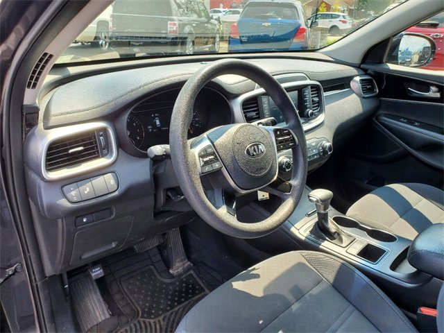 Used 2019 Kia Sorento LX image 9