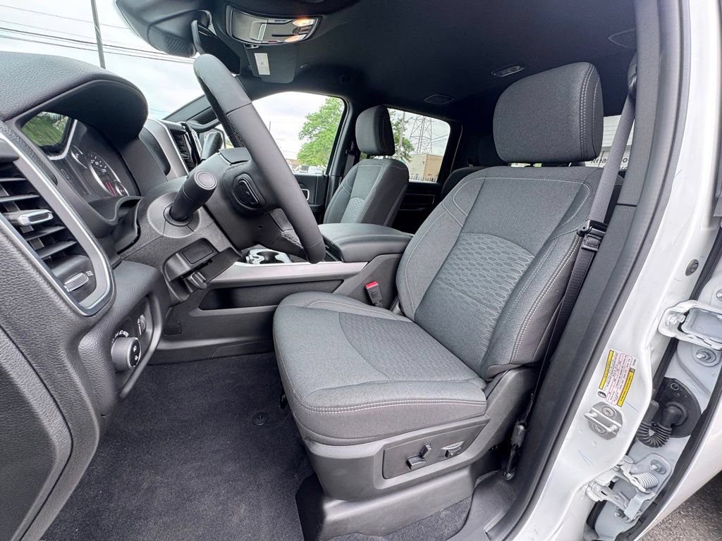 New 2026 RAM 2500 Big Horn AWD/4WD image 14