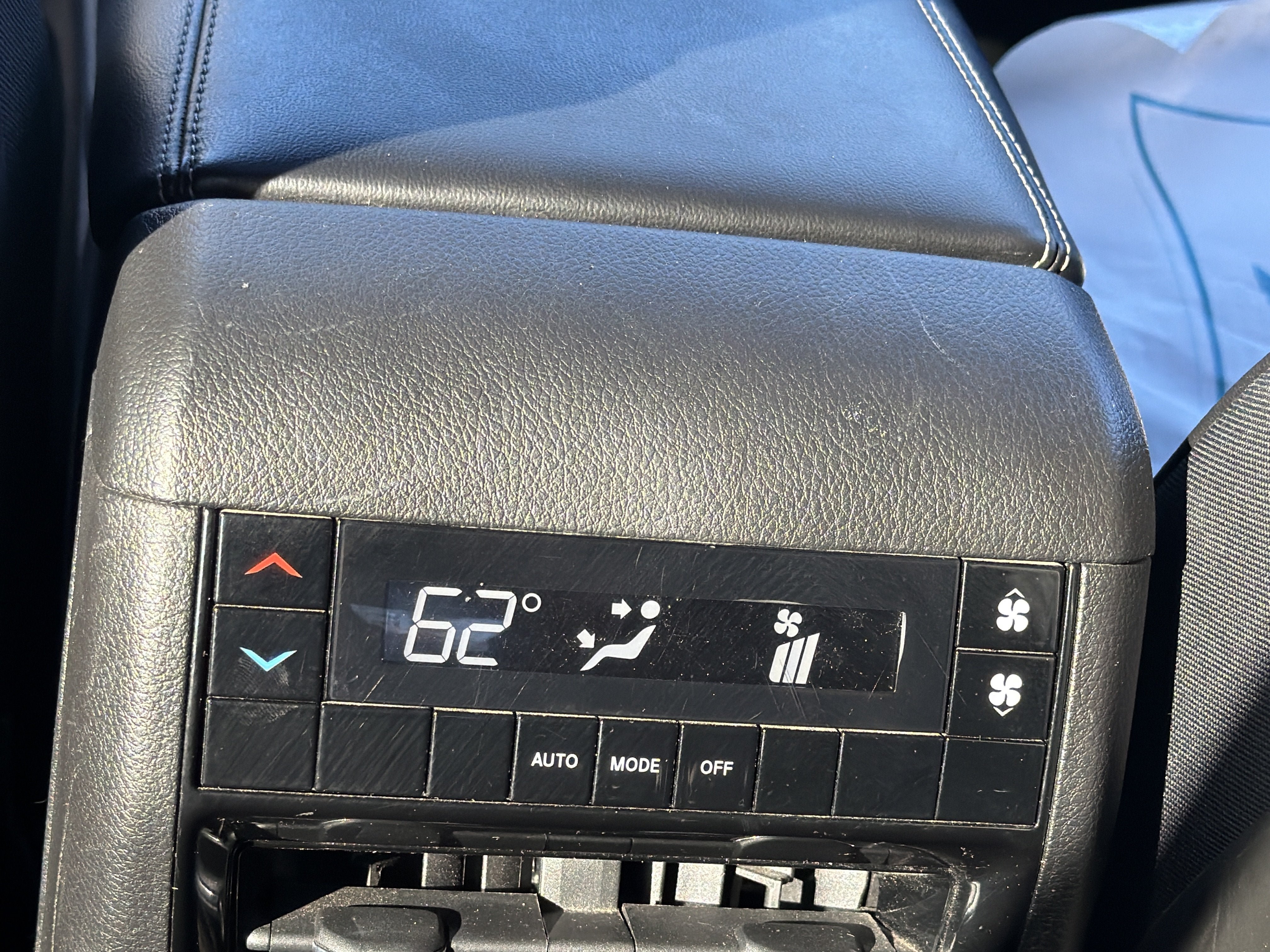 Used 2023 Jeep Grand Cherokee L Laredo AWD/4WD image 23
