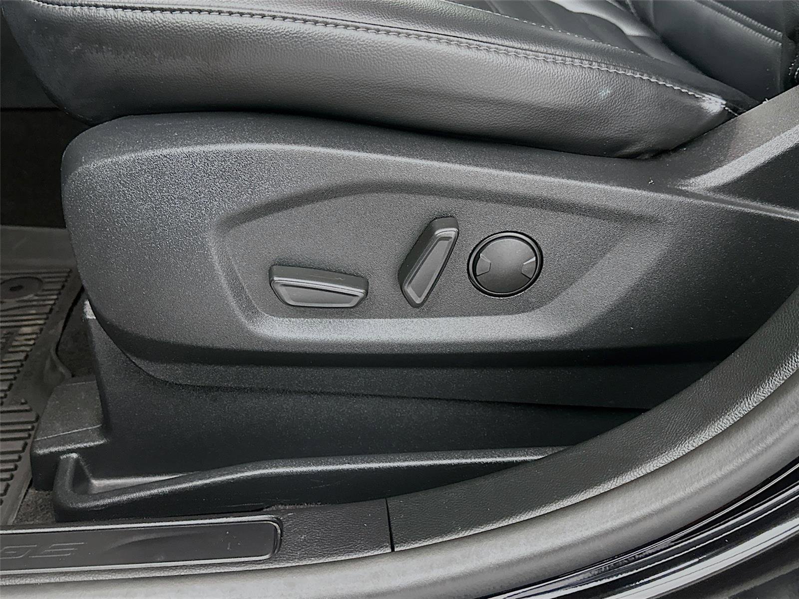 Used 2024 Ford Edge SEL w/ Convenience Package image 18