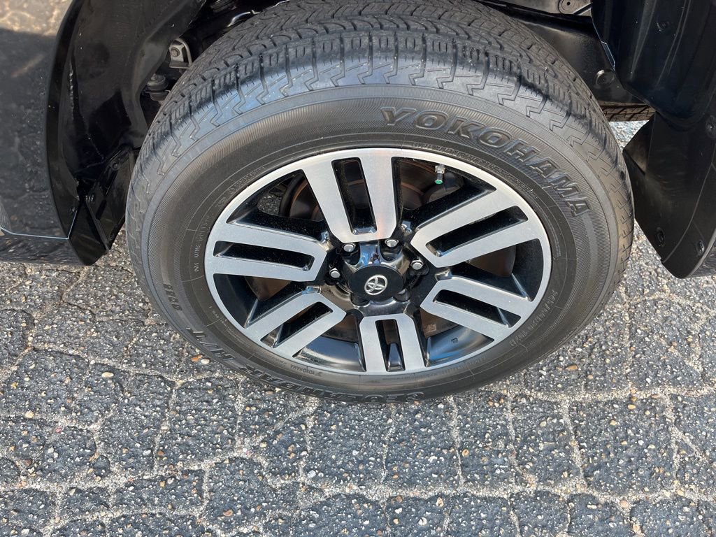 Used 2018 Toyota 4Runner Limited AWD/4WD image 9