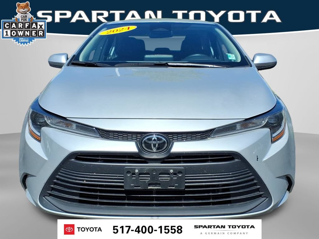Used 2024 Toyota Corolla LE FWD image 2