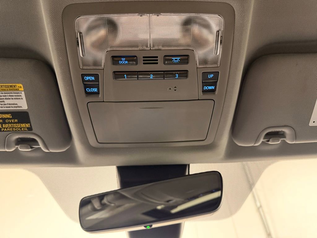 Used 2018 Toyota Highlander XLE image 21