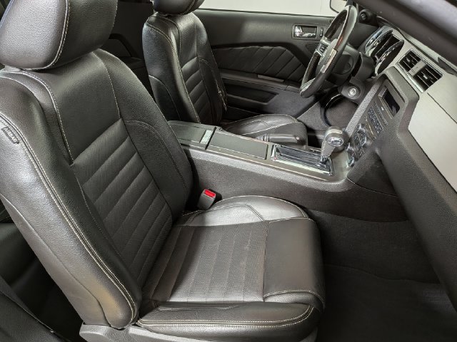 Used 2010 Ford Mustang Coupe RWD image 34