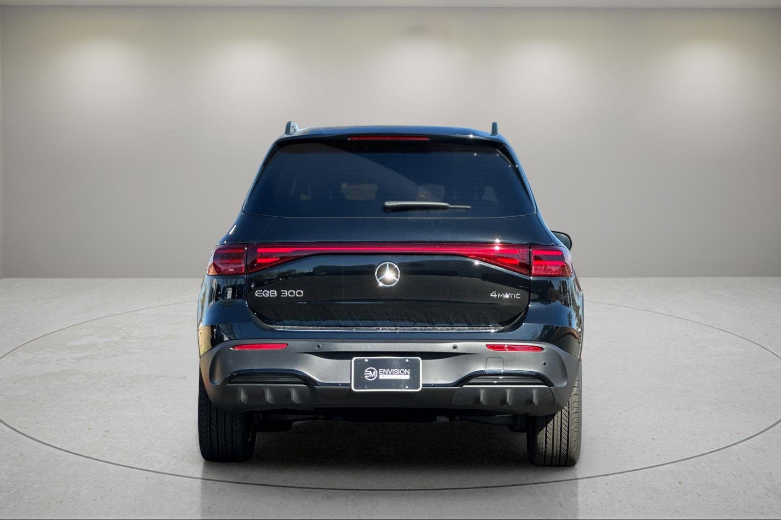 Used 2024 Mercedes-Benz EQB 300 4MATIC image 5