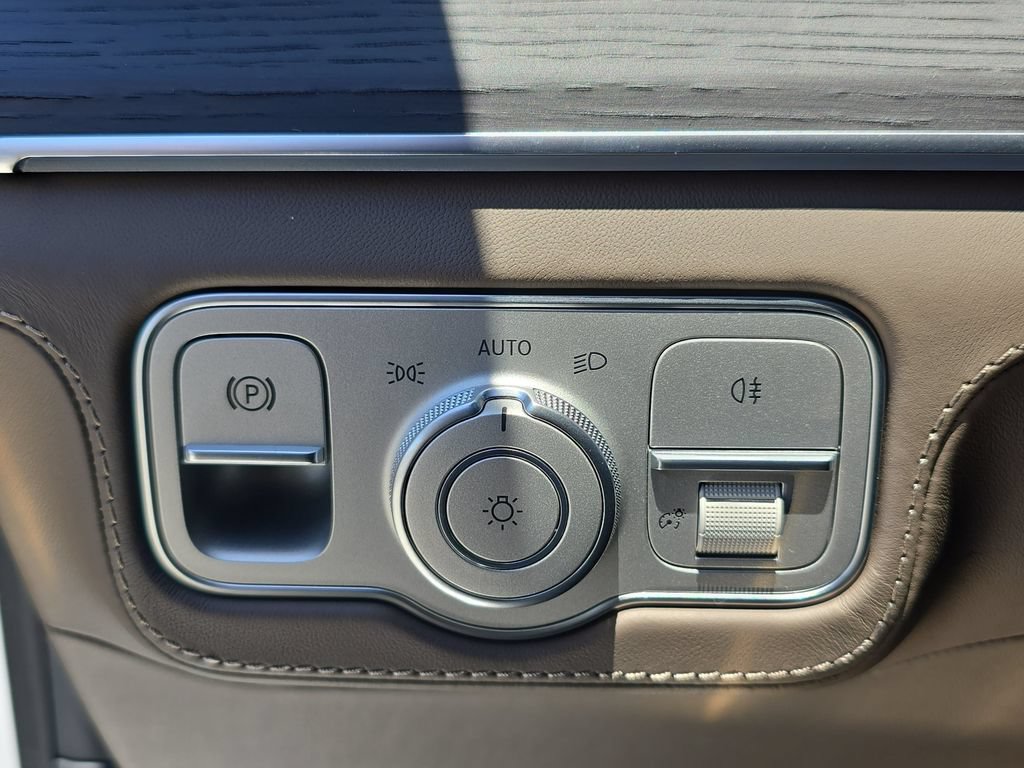 Used 2026 Mercedes-Benz Maybach GLS 600 4MATIC image 29