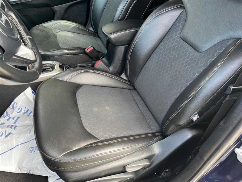 Used 2019 Jeep Compass Latitude w/ Cold Weather Group image 11