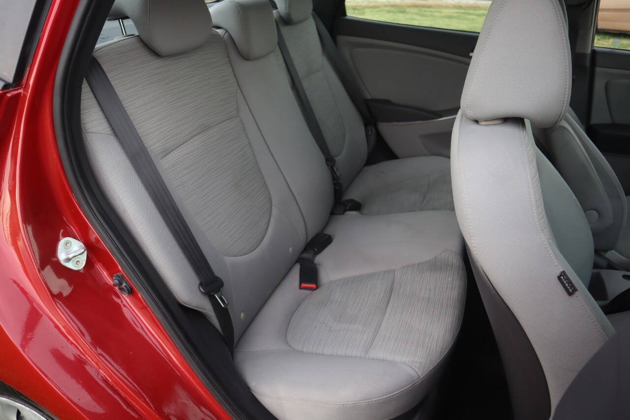 Used 2017 Hyundai Accent SE FWD image 13