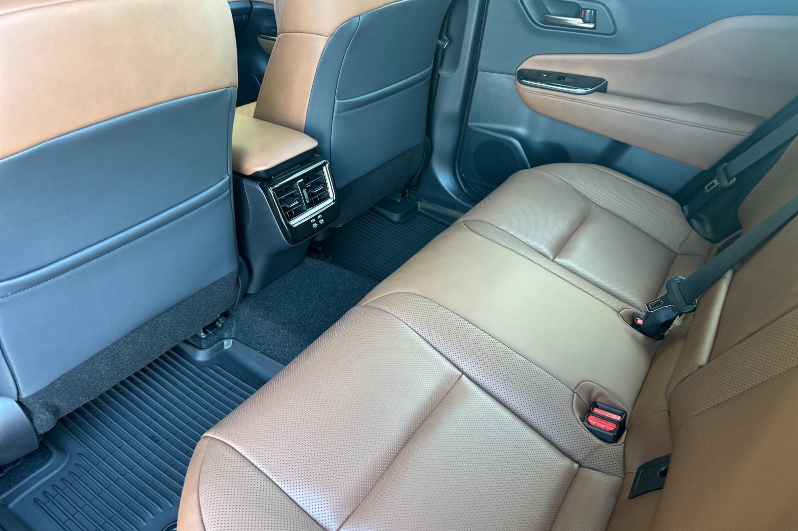 New 2026 Toyota Crown Signia AWD/4WD image 11