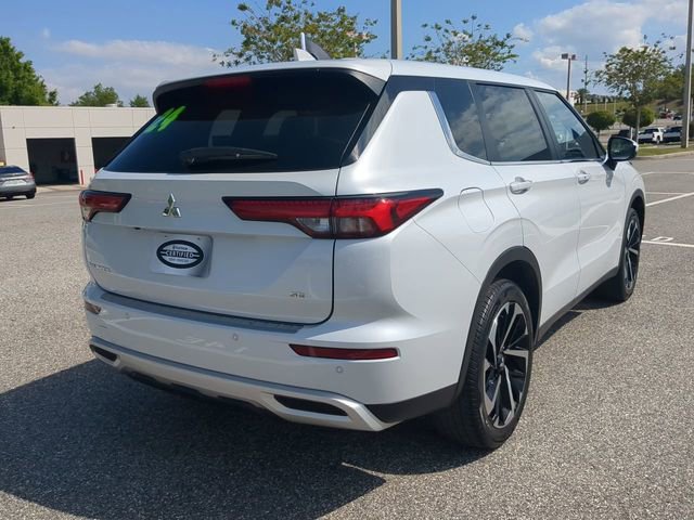 Used 2024 Mitsubishi Outlander SE image 4