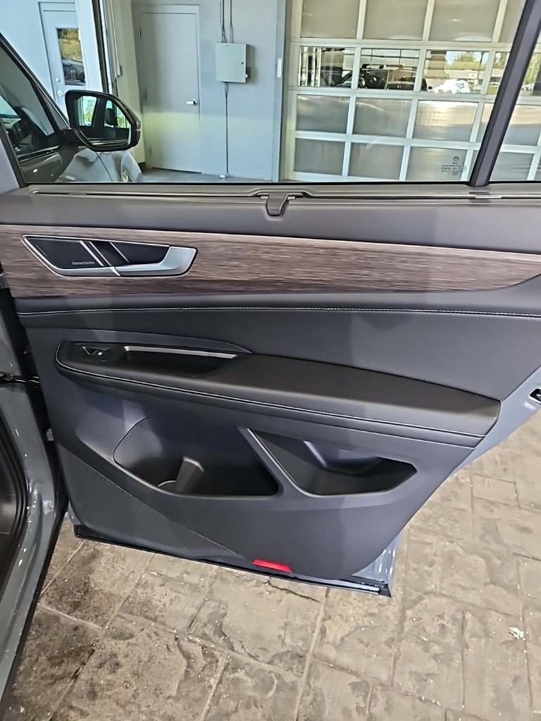 New 2026 Volkswagen Atlas SEL Premium R-Line image 15