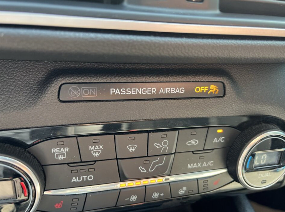 Used 2021 Ford Escape SE w/ SE Sport Appearance Package AWD/4WD image 6