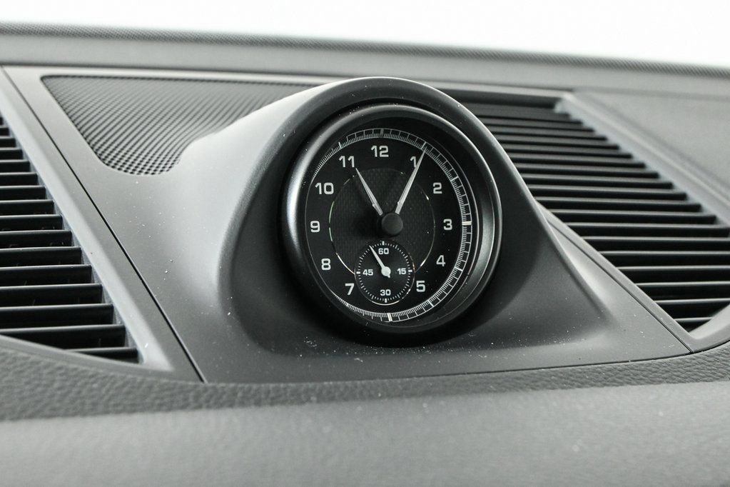 Certified 2026 Porsche Macan image 13