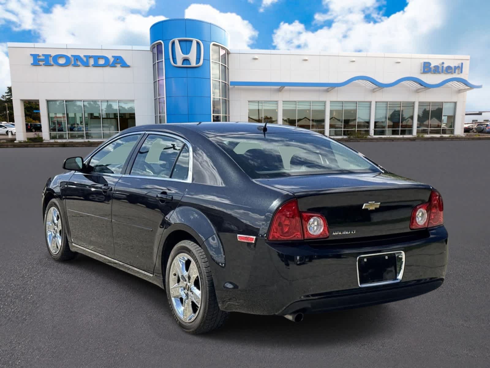 Used 2010 Chevrolet Malibu LT w/ Power Convenience Package FWD image 3