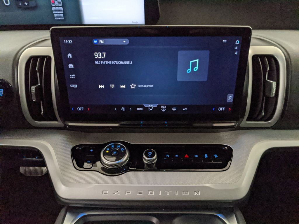 New 2025 Ford Expedition Active image 14