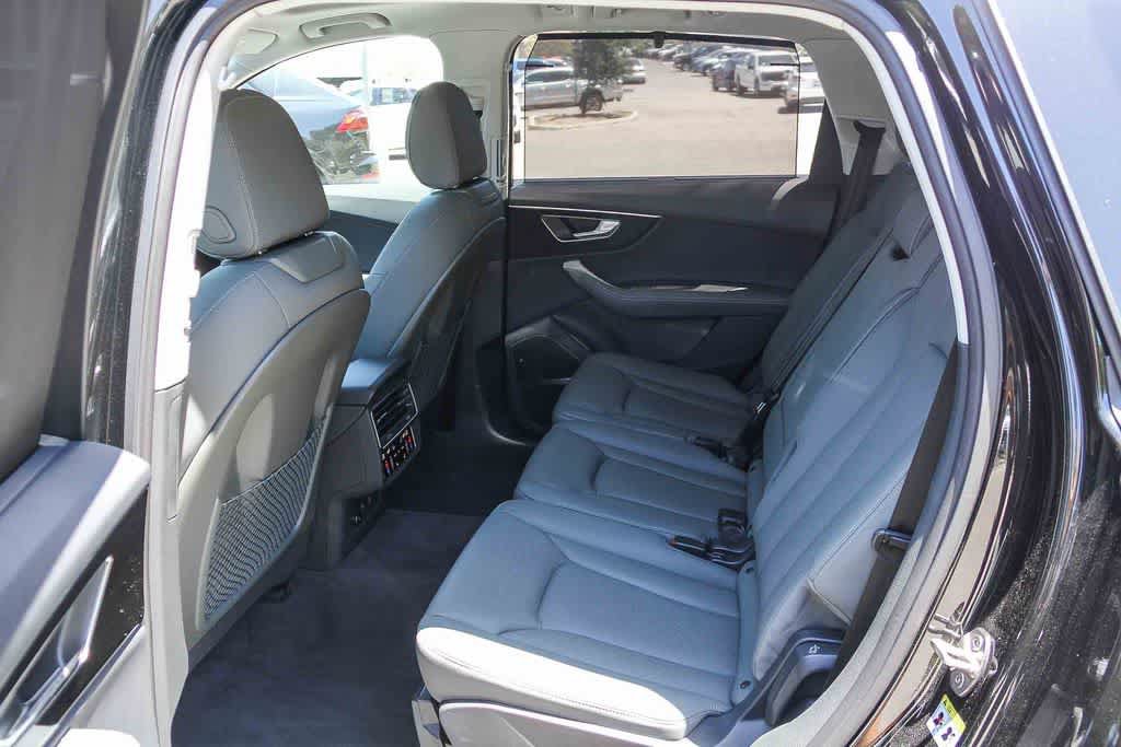 Used 2025 Audi Q7 3.0T Premium Plus w/ Premium Plus Package AWD/4WD image 17