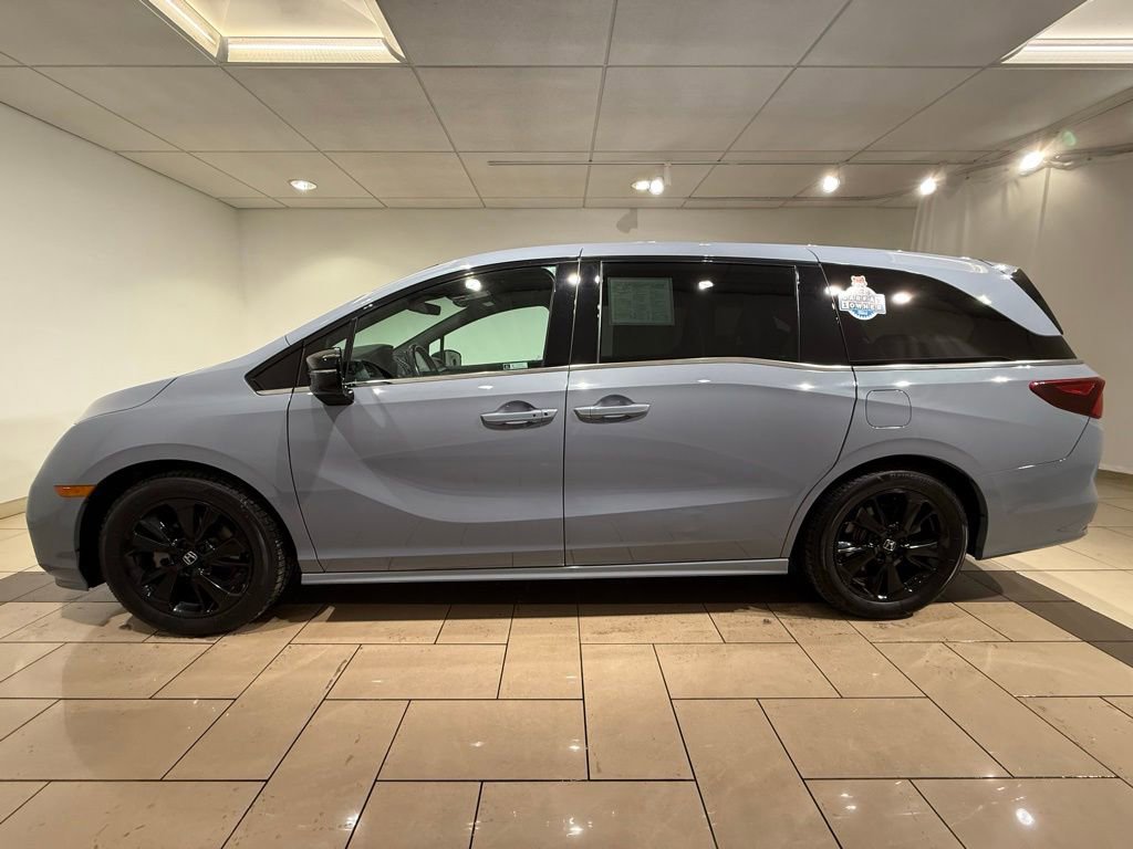Used 2023 Honda Odyssey Sport image 2