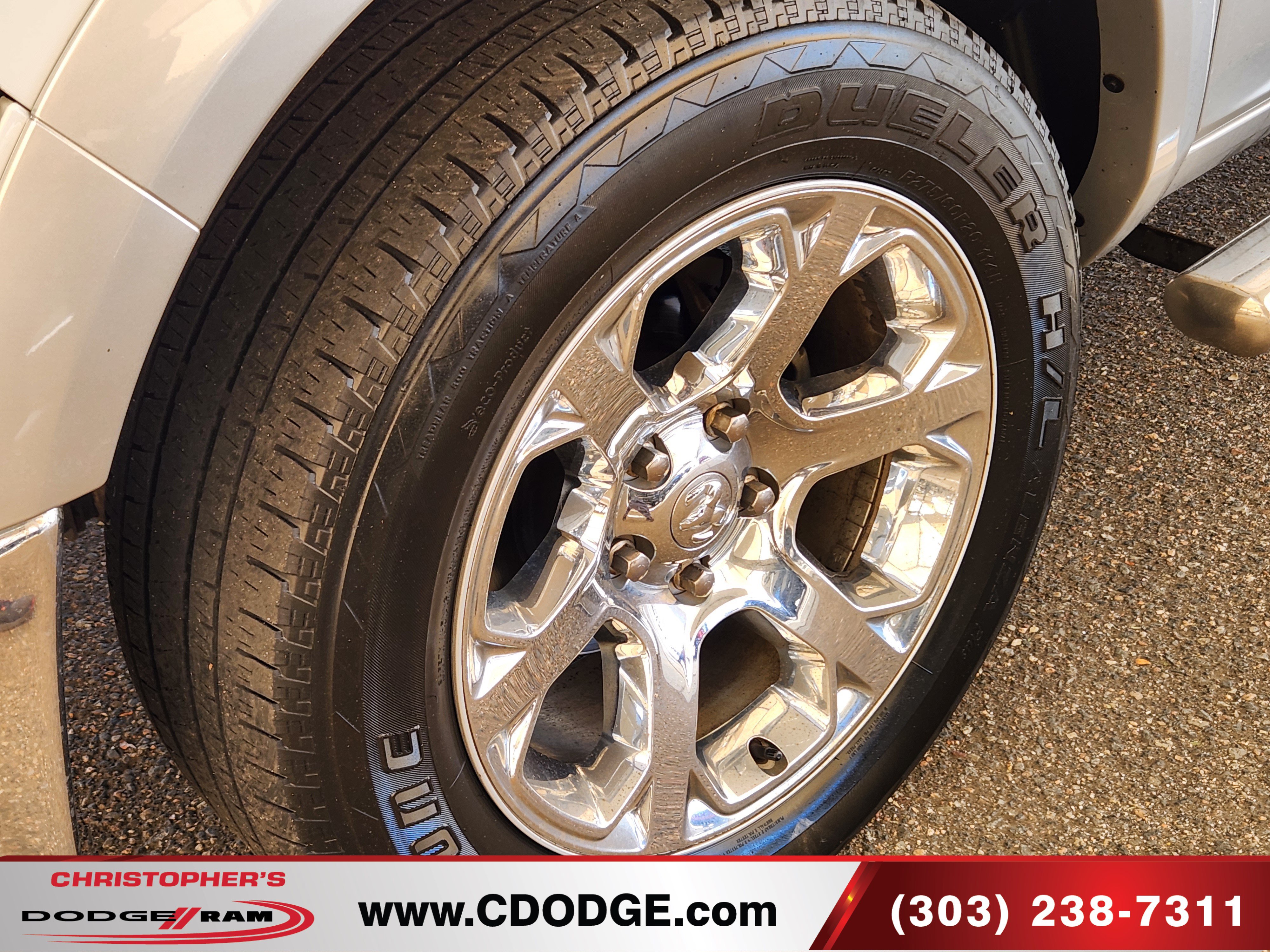Used 2017 RAM 1500 Laramie w/ Convenience Group AWD/4WD image 24