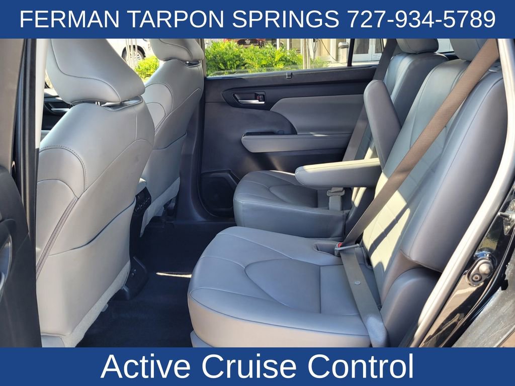 Used 2023 Toyota Highlander XLE image 14