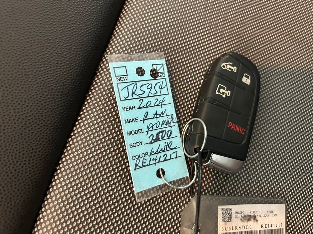 Used 2024 RAM ProMaster 2500 w/ Convenience Group image 34