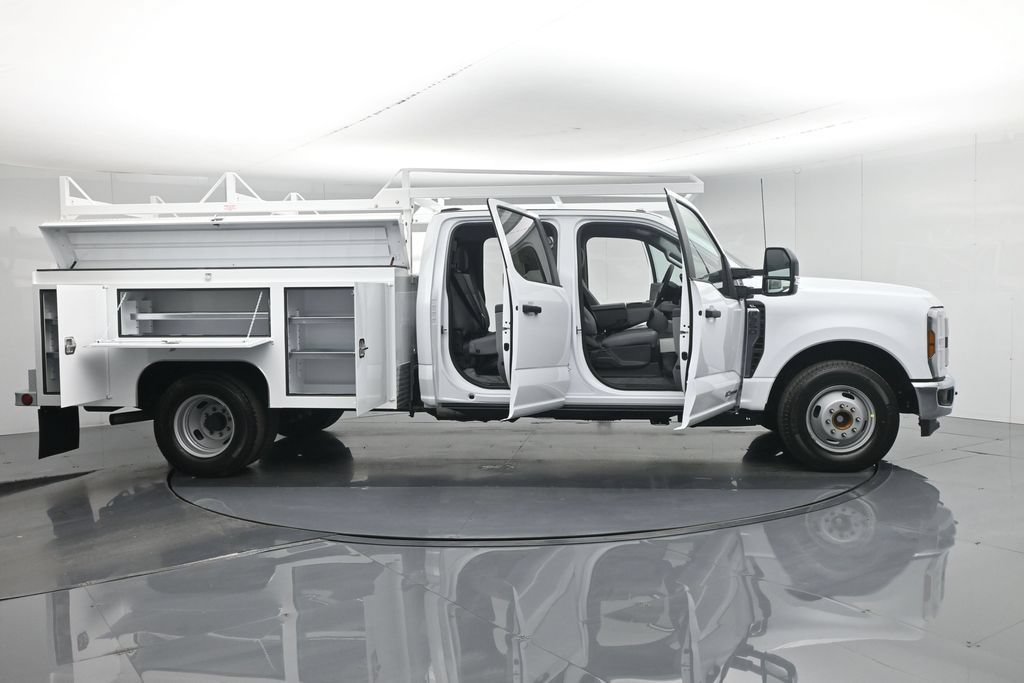 New 2026 Ford F350 XL w/ XL Chrome Package RWD image 40