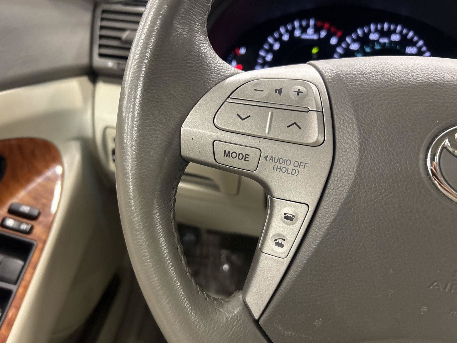 Used 2009 Toyota Camry XLE w/ Leather Pkg FWD image 13