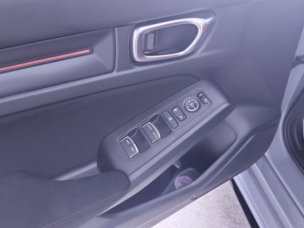 Used 2025 Honda Civic Type R image 13