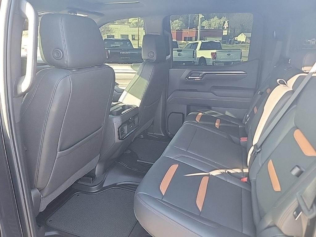 Used 2025 GMC Sierra 1500 AT4 w/ AT4 Preferred Package image 9