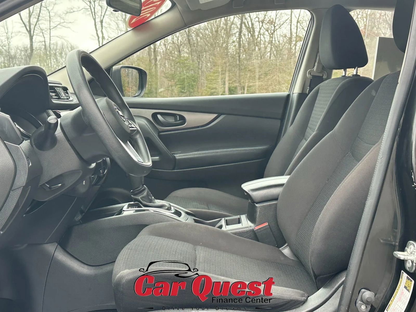 Used 2019 Nissan Rogue Sport S image 9