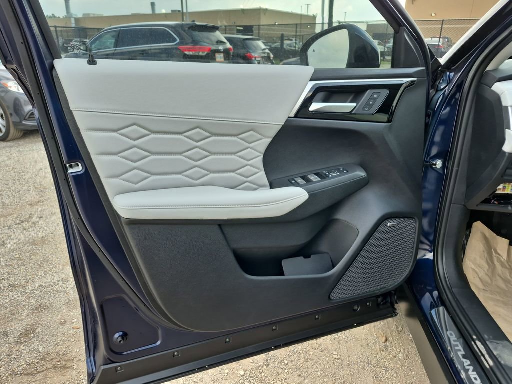 New 2026 Mitsubishi Outlander SEL image 59