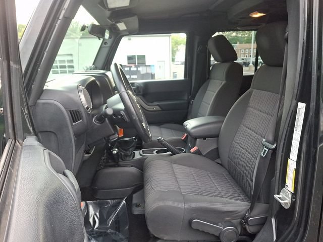 Used 2012 Jeep Wrangler Unlimited Sport AWD/4WD image 17